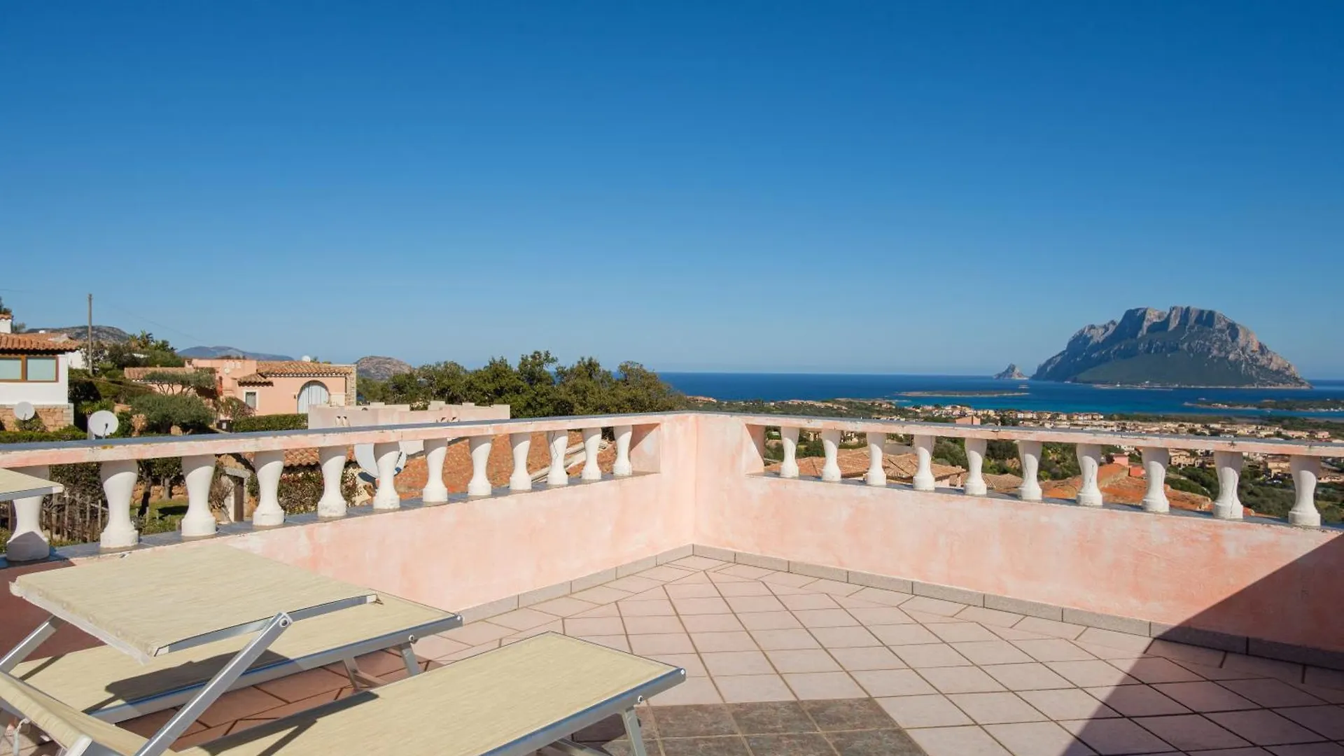 Vista Mare-Isola Tavolara E Solarium Panoramico Apartment Porto San Paolo  Italy